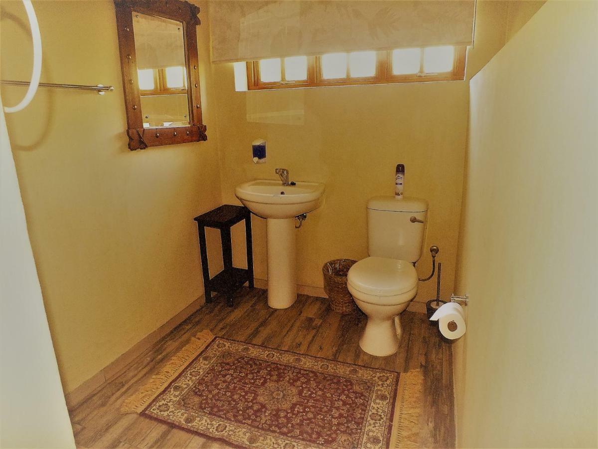 Uzuri Guesthouse Cc Windhoek Esterno foto
