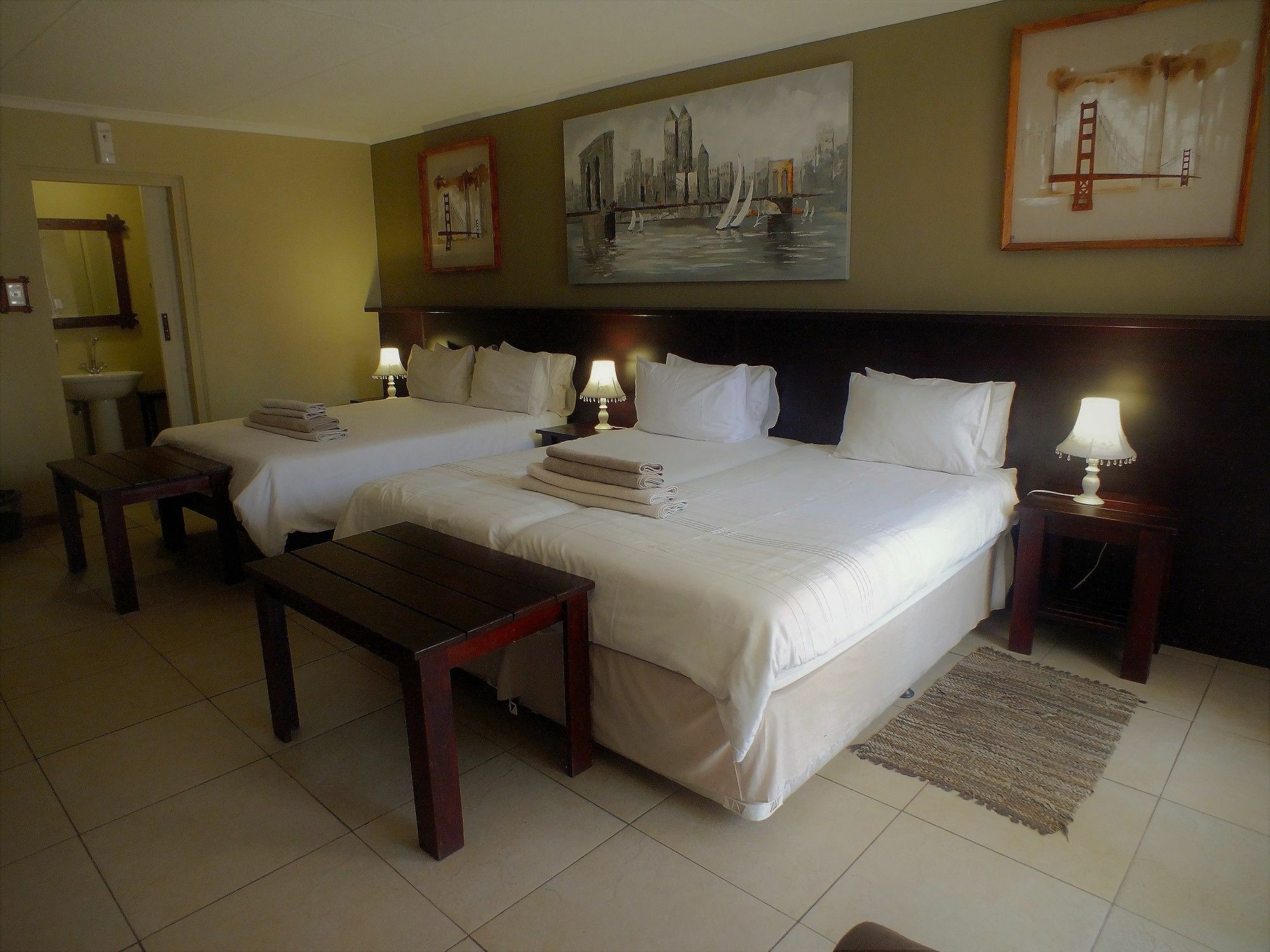 Uzuri Guesthouse Cc Windhoek Esterno foto