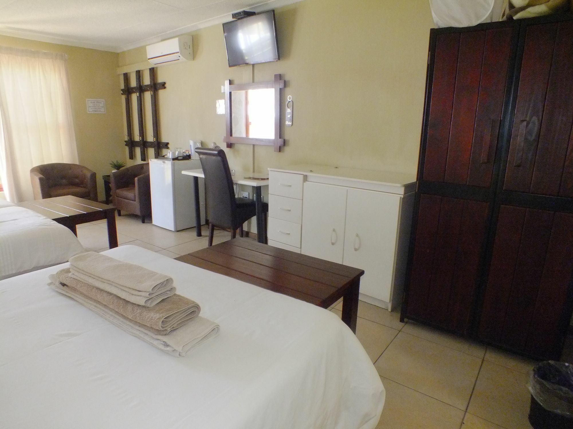 Uzuri Guesthouse Cc Windhoek Esterno foto